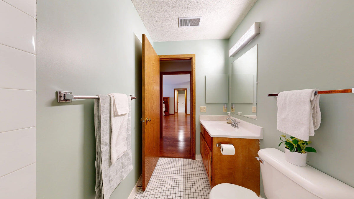 How to Upgrade a Rental Bathroom Without Renovating