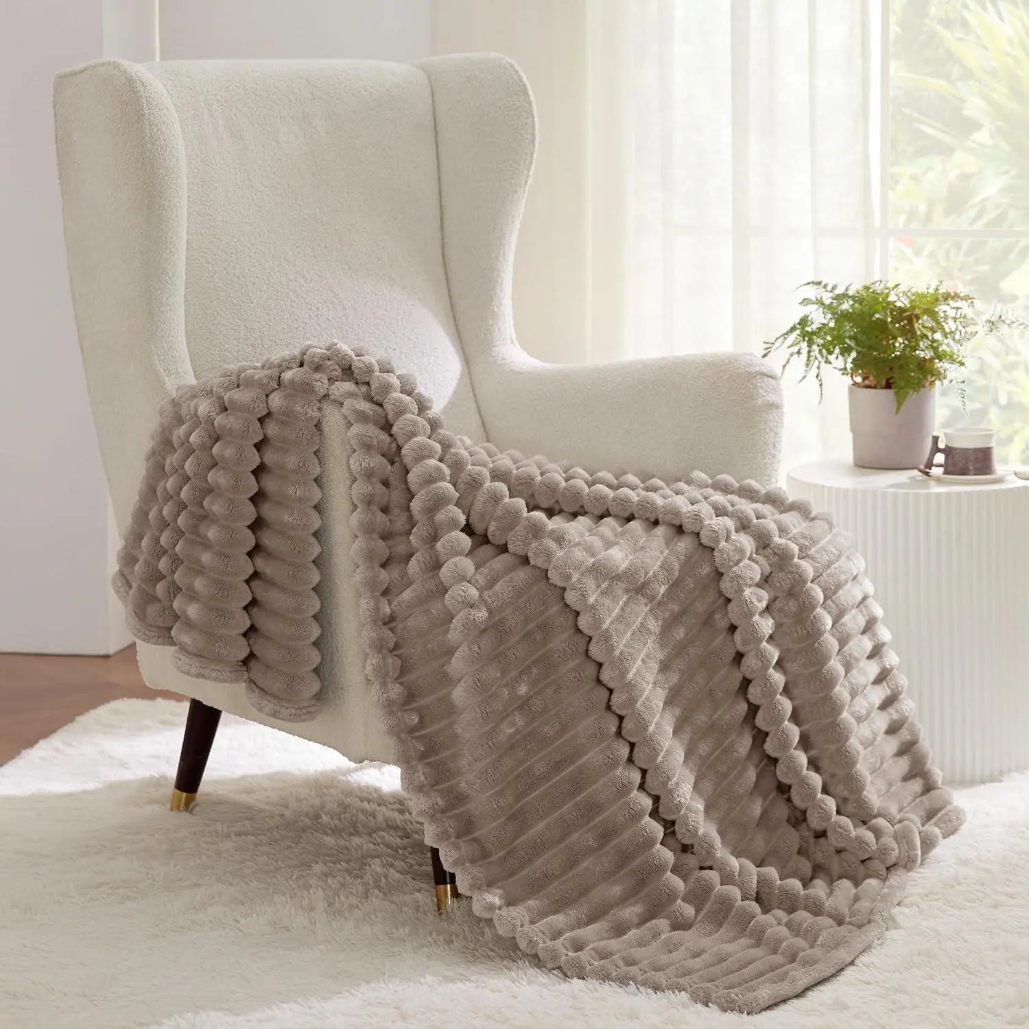 Goodinary® Luxury Soft Faux Rabbit Fur Throw Blanket Goodinary