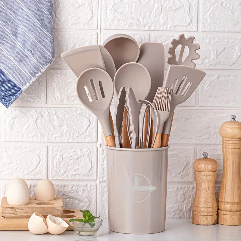 12PCS Wooden Handle Cooking Tool Set Silicone Kitchenware Non-Stick Cookware Kitchen Utensils Set Spatula Shovel Egg Beaters