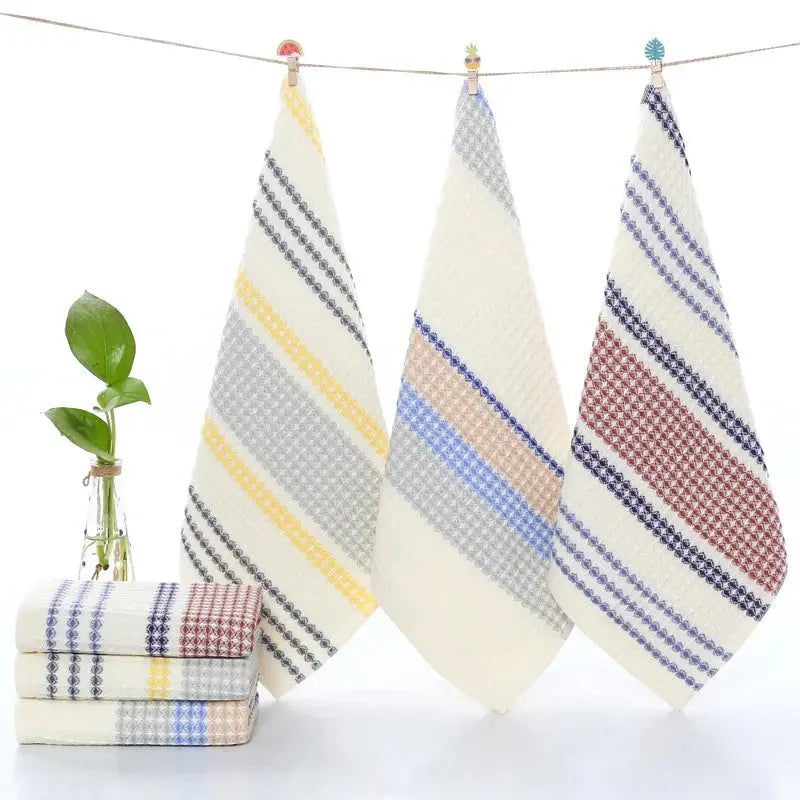 100% Pure cotton waffle bath towel is soft and absorbent for adults. Honeycomb bath towel is fluffy and skin friendly