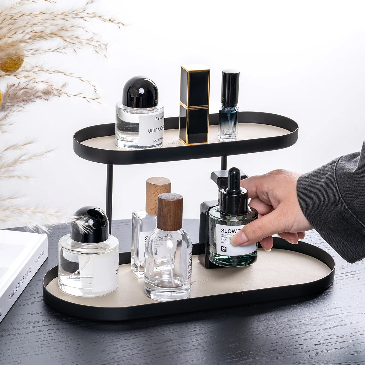 2 Layers Makeup Perfume Holder Shelf Art Deluxe Makeup Organizer Lipstick Perfume Cosmetic Case Storage Rack Coffee Shop