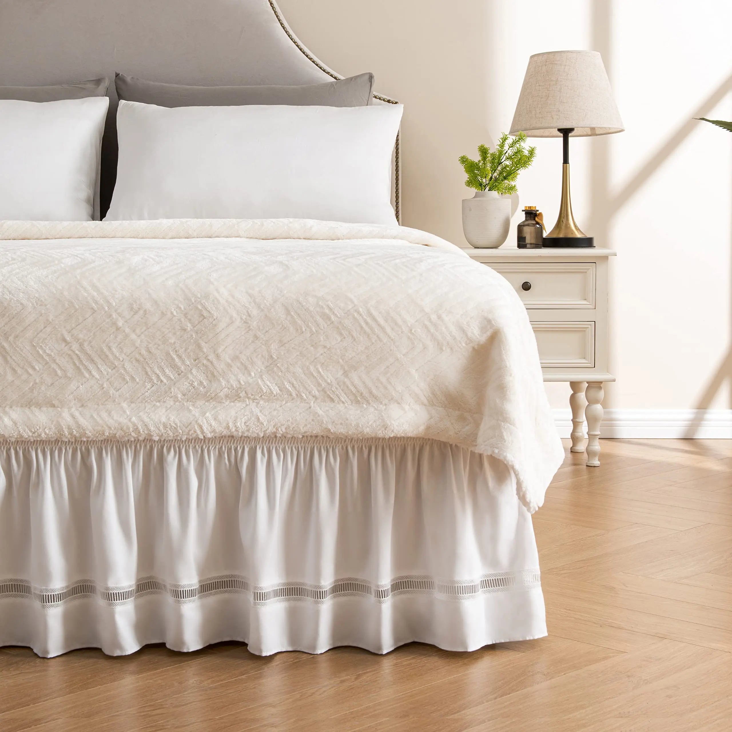 Goodinary® Crochet Lace Bed Skirt - Goodinary