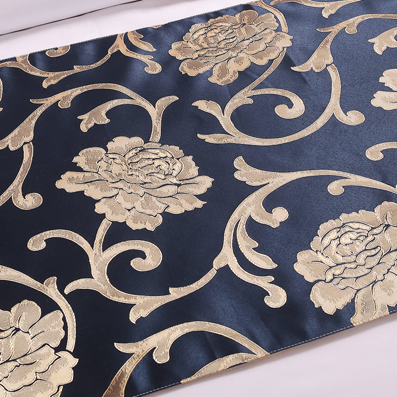 Goodinary® Champagne Bed Runner