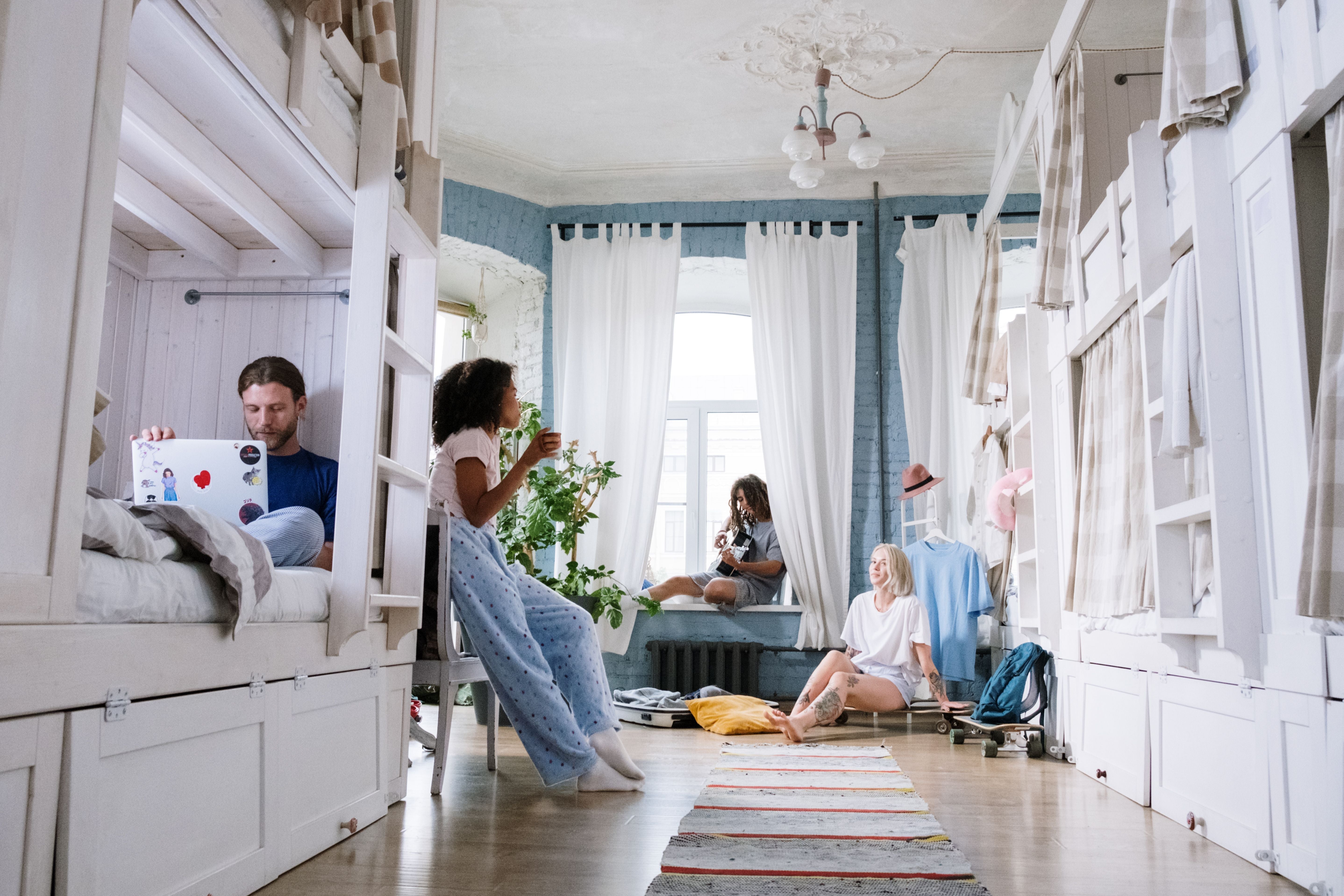 Best Curtains for Renters: No Drilling, No Damage, Full Darkness