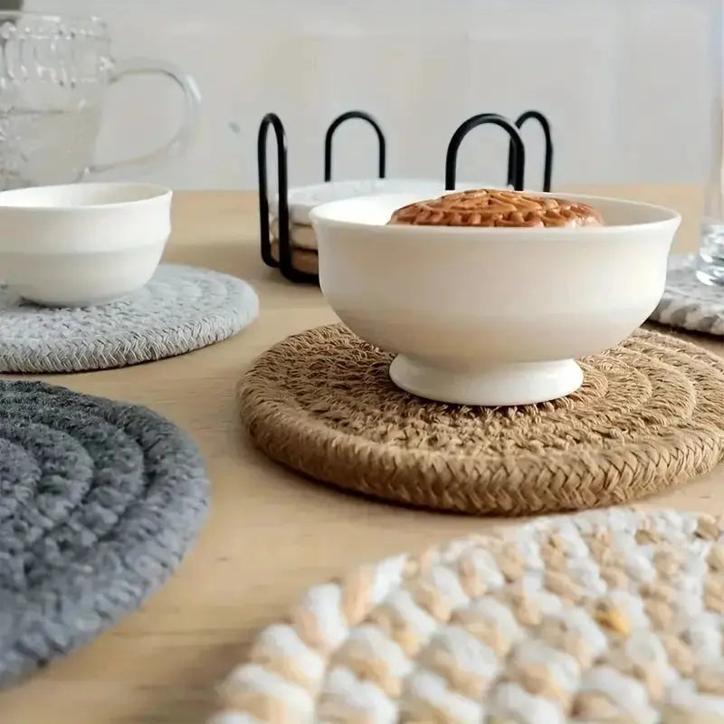 8 Sets: Fashionable Knitted Table Heat-Resistant Pot Bottom Light Dark Series Spiral Pattern Home Decoration Gift