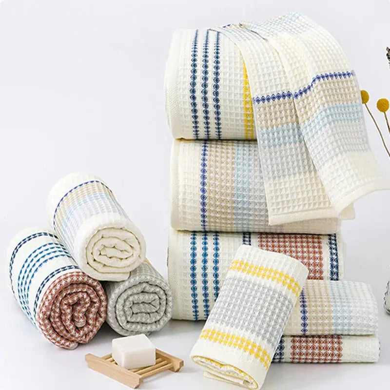 100% Pure cotton waffle bath towel is soft and absorbent for adults. Honeycomb bath towel is fluffy and skin friendly