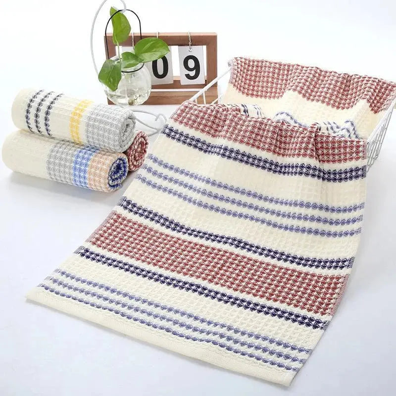 100% Pure cotton waffle bath towel is soft and absorbent for adults. Honeycomb bath towel is fluffy and skin friendly