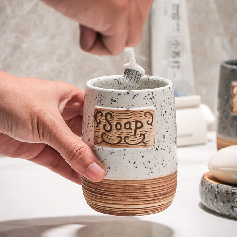 European retro ceramic 4-piece bathroom set high-end lotion bottle toothbrush holder cup soap dish bathroom accessories set
