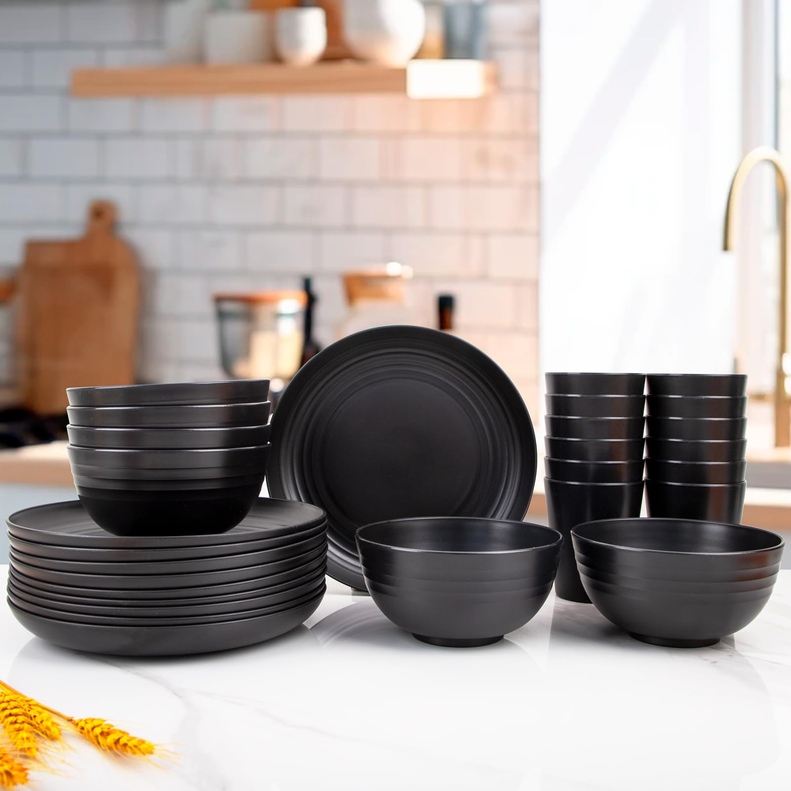 Goodinary® Plastic Dinnerware Set