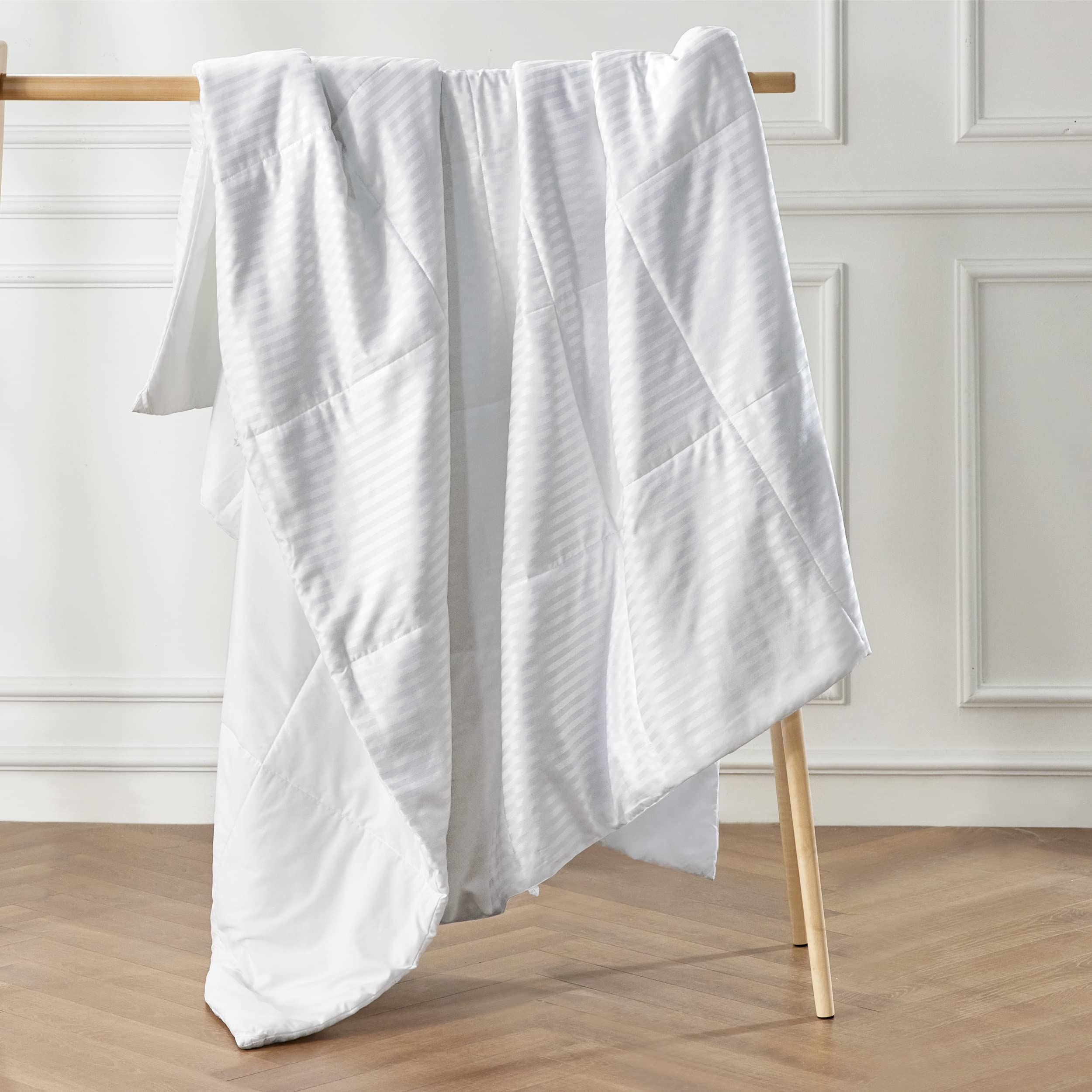 Goodinary® Ultra Soft Down Alternative Summer Comforter